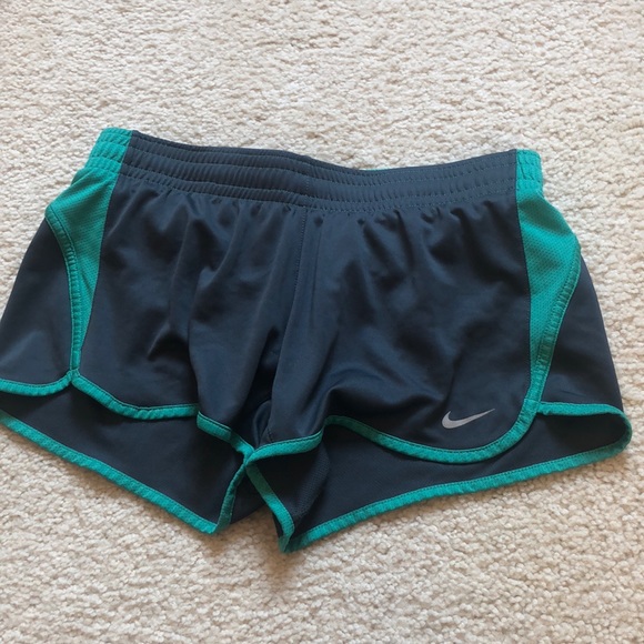 Dri-Fit Nike Shorts size S - Picture 1 of 3